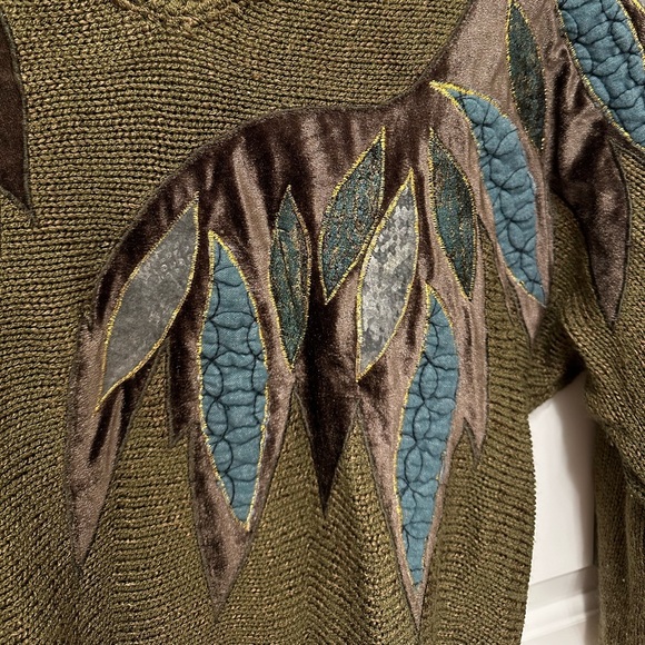 Vintage Chunky Olive green sweater with shoulder pads - Picture 5 of 8